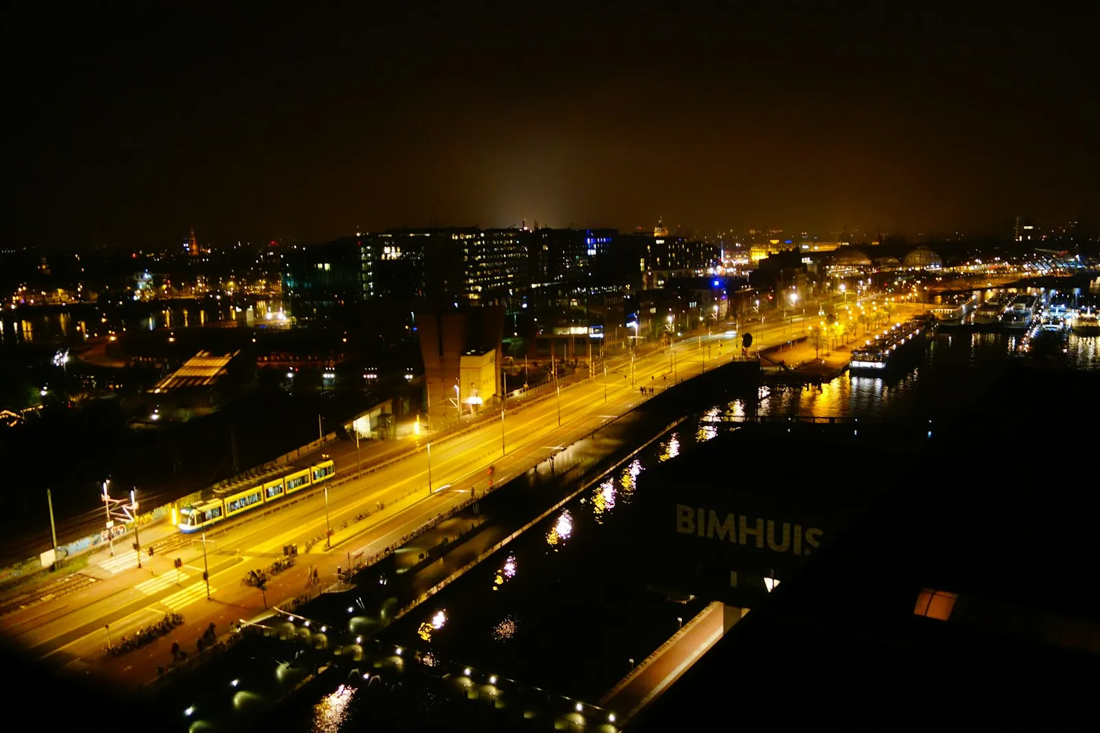 Datacenters Amsterdam stroomnet overbelasting: impact